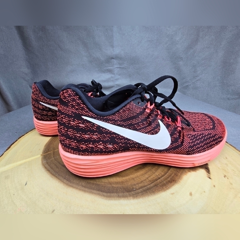 Nike women's size 7.5 Lunartempo 2 Orange/ Black